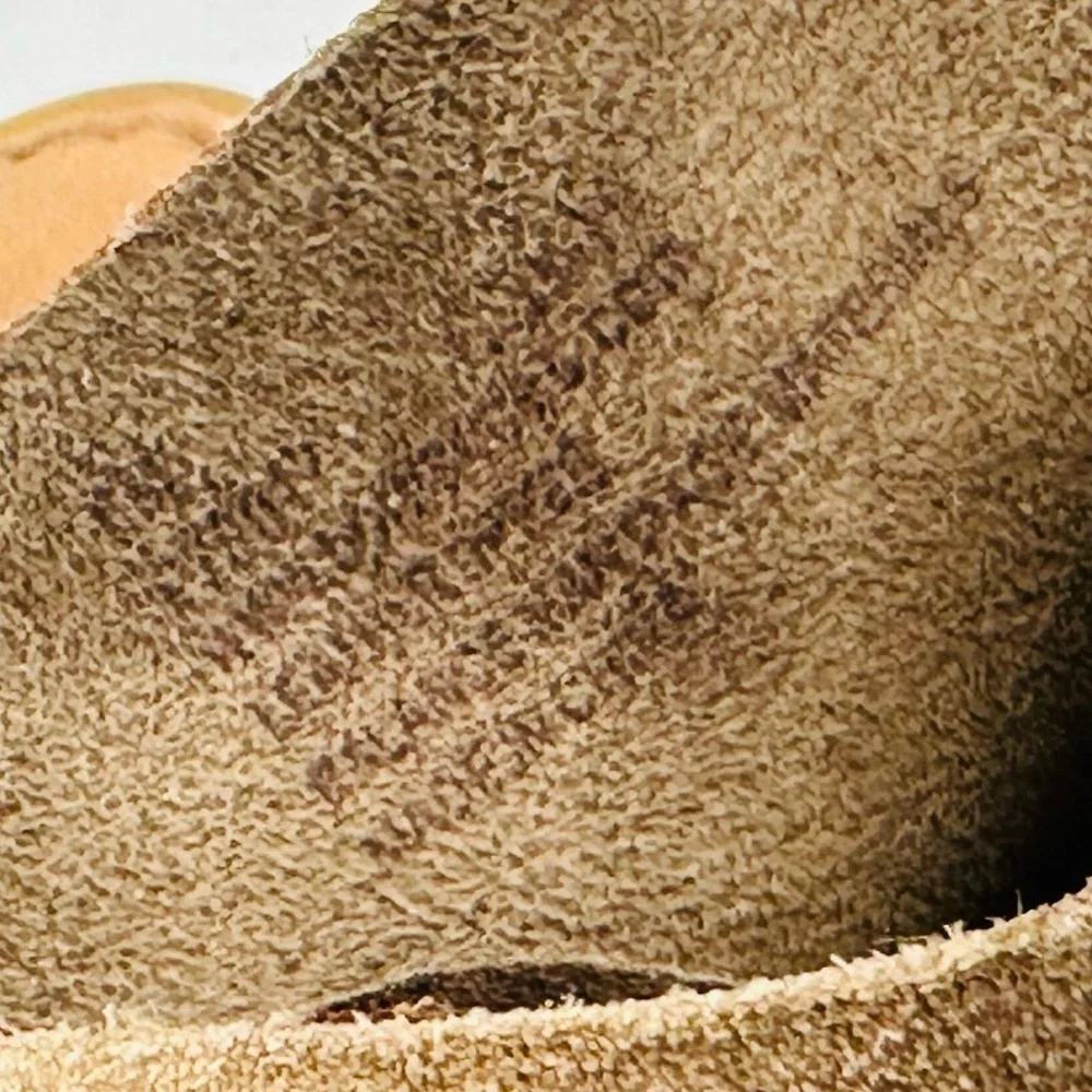 Born Iwa Taupe Suede Sandal *FLAWED